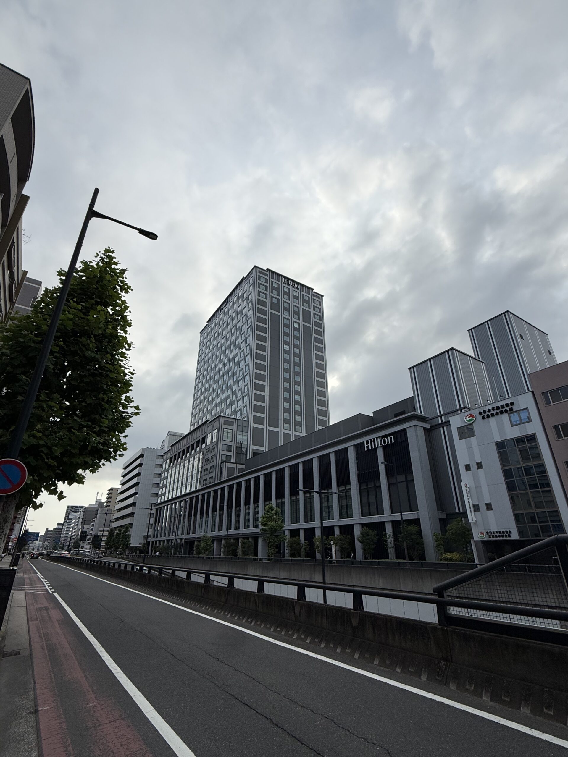 hilton hiroshima マジックショーの会場となったヒルトン広島の外観